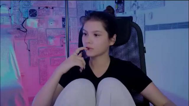 Image 11 of evathopson Stream on Chaturbate on 2 months ago