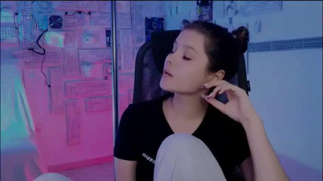 Image 2 of evathopson Stream on Chaturbate on 2 months ago