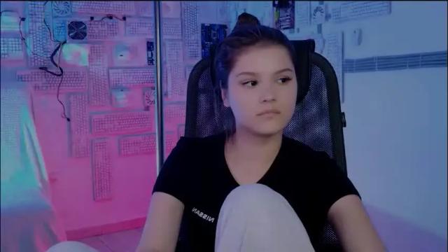 Image 3 of evathopson Stream on Chaturbate on 2 months ago