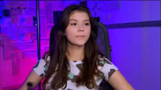 Image 11 of evathopson Stream on Chaturbate on 2 months ago