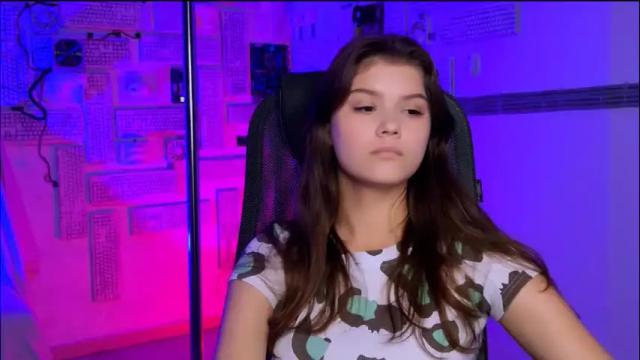 Image 3 of evathopson Stream on Chaturbate on 2 months ago