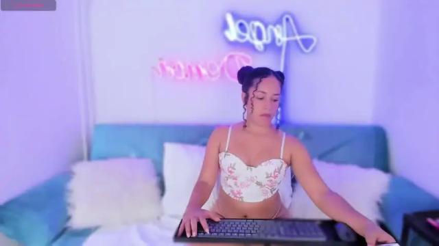 Image 8 of evatopson Stream on Chaturbate on 14 months ago