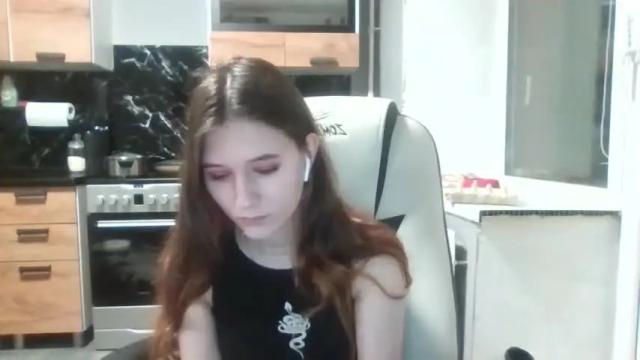 Image 8 of evavanoranje Stream on Chaturbate on 15 months ago