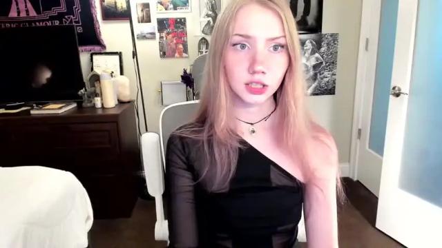 Image 11 of eve003300 Stream on Chaturbate on 1 month ago