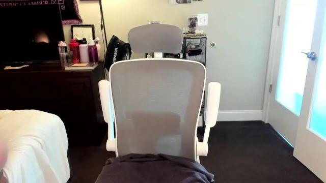 Image 3 of eve003300 Stream on Chaturbate on 18 days ago
