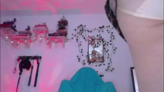 Image 2 of eve_blue77 Stream on Chaturbate on 29 days ago