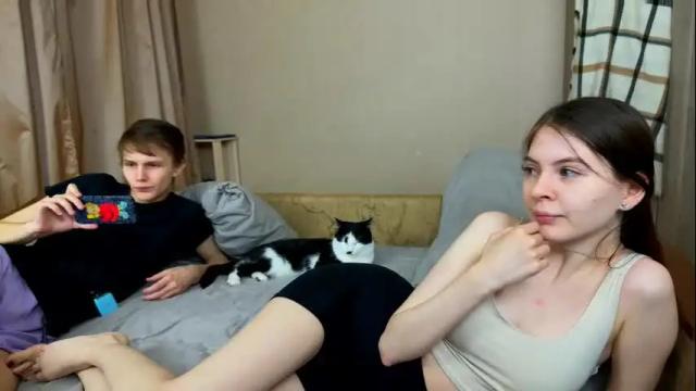 Image 2 of eveandrobert Stream on Chaturbate on 2 months ago