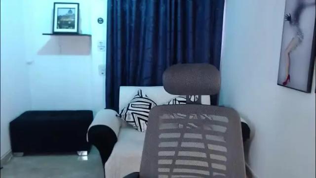 Image 12 of evee_e Stream on Chaturbate on 2 months ago