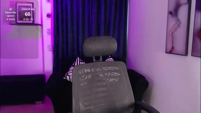 Image 4 of evee_e Stream on Chaturbate on 2 months ago