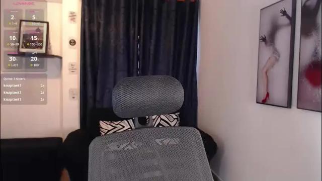 Image 10 of evee_e Stream on Chaturbate on 11 days ago