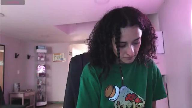 Image 3 of evee_uwu Stream on Chaturbate on 3 months ago