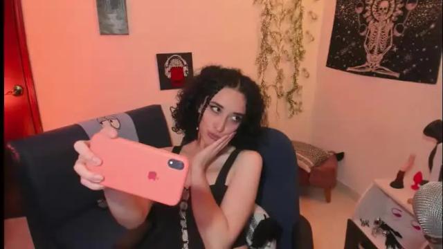 Image 7 of evee_uwu Stream on Chaturbate on 2 months ago