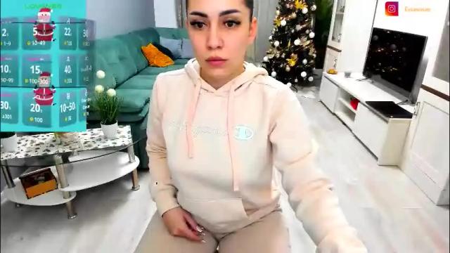 Image 3 of eveeevian Stream on Chaturbate on 24 days ago