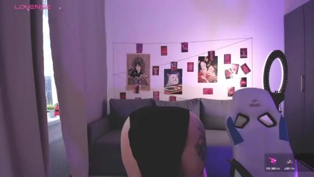 Image 3 of evelinadarling Stream on Chaturbate on 12 months ago