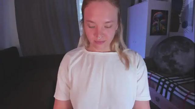 Image 12 of evelinadarling Stream on Chaturbate on 27 days ago