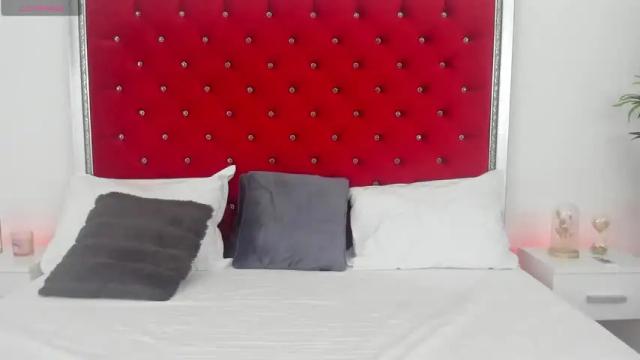 Image 2 of eveliniris Stream on Chaturbate on 13 months ago