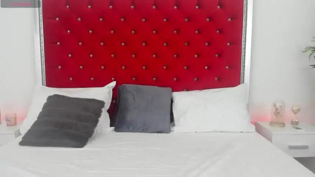 Image 3 of eveliniris Stream on Chaturbate on 13 months ago