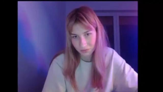Image 11 of evelyn_21_m Stream on Chaturbate on 16 months ago