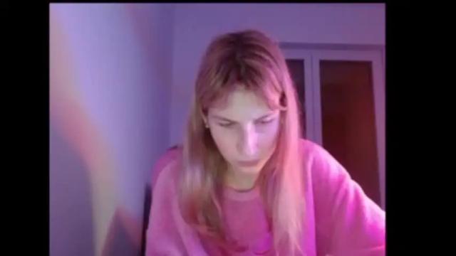 Image 4 of evelyn_21_m Stream on Chaturbate on 16 months ago