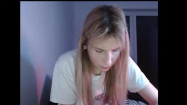 Image 3 of evelyn_21_m Stream on Chaturbate on 16 months ago