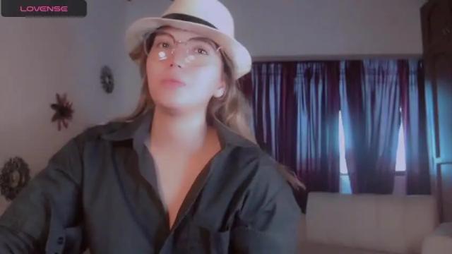 Image 6 of evelyn_2511 Stream on Chaturbate on 13 months ago