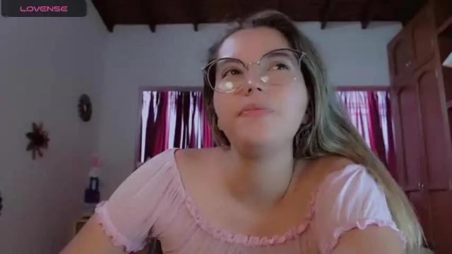 Image 2 of evelyn_2511 Stream on Chaturbate on 13 months ago