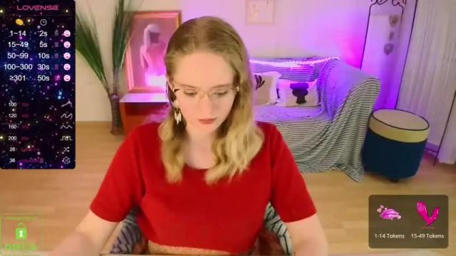 Image 2 of evelyn_lu Stream on Chaturbate on 17 months ago