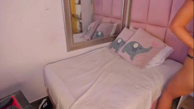 Image 3 of evelyn_robinson Stream on Chaturbate on 22 days ago