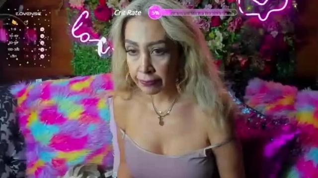 Image 11 of evelynagrey Stream on Chaturbate on 13 months ago