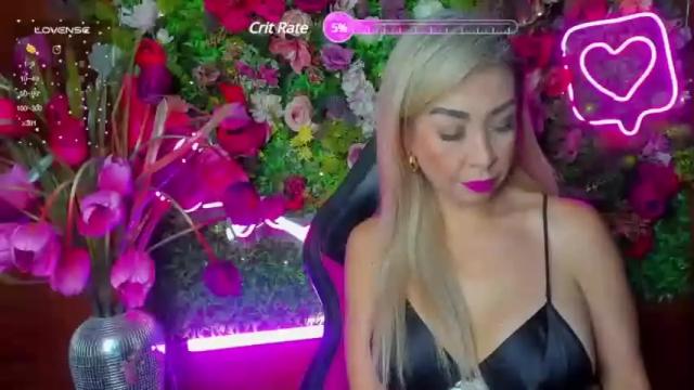 Image 12 of evelynagrey Stream on Chaturbate on 13 months ago