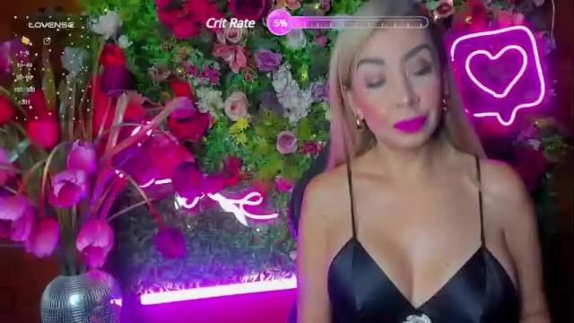 Image 3 of evelynagrey Stream on Chaturbate on 13 months ago