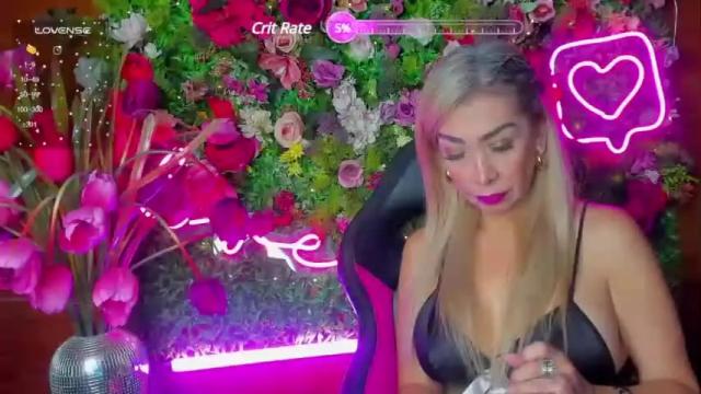 Image 8 of evelynagrey Stream on Chaturbate on 13 months ago