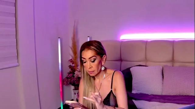 Image 12 of evelynagrey Stream on Chaturbate on 1 month ago