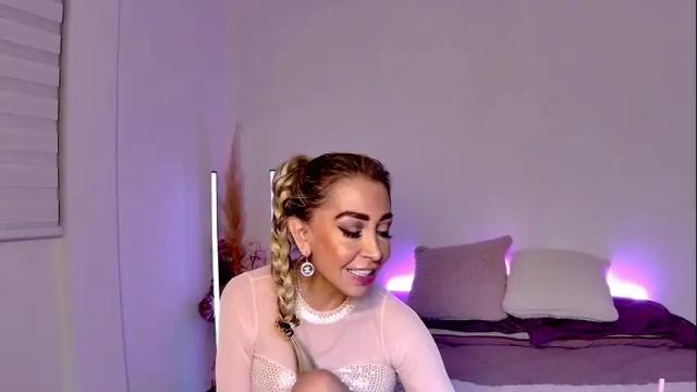 Image 11 of evelynagrey Stream on Chaturbate on 1 month ago