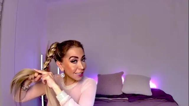 Image 3 of evelynagrey Stream on Chaturbate on 1 month ago
