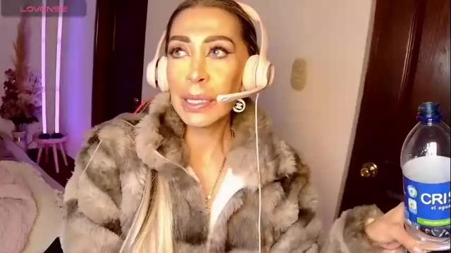 Image 11 of evelynagrey Stream on Chaturbate on 1 month ago