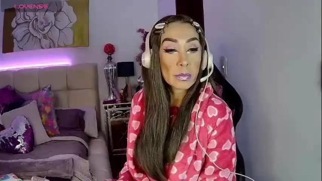 Image 2 of evelynagrey Stream on Chaturbate on 1 month ago