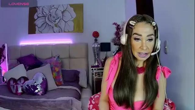 Image 6 of evelynagrey Stream on Chaturbate on 1 month ago