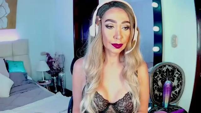 Image 3 of evelynagrey Stream on Chaturbate on 1 month ago