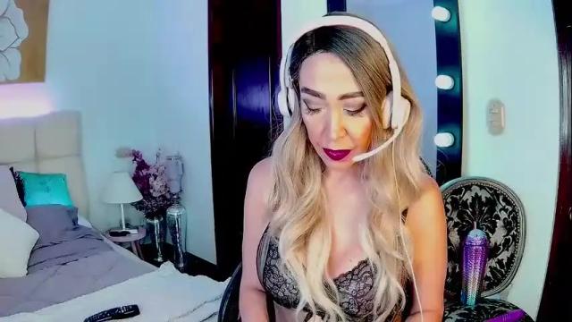 Image 4 of evelynagrey Stream on Chaturbate on 1 month ago