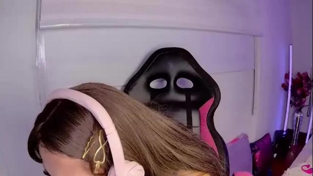 Image 3 of evelynagrey Stream on Chaturbate on 1 month ago