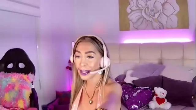Image 2 of evelynagrey Stream on Chaturbate on 1 month ago