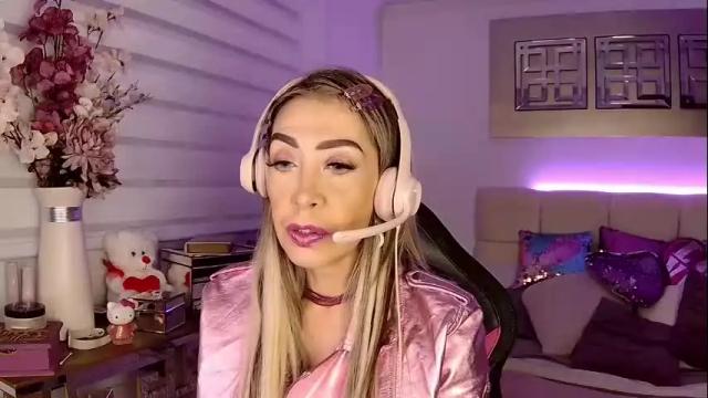Image 2 of evelynagrey Stream on Chaturbate on 1 month ago