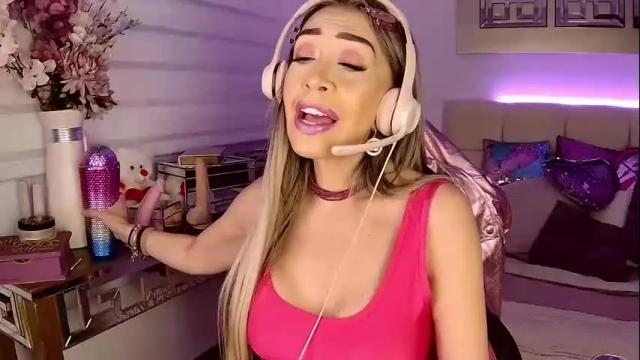 Image 8 of evelynagrey Stream on Chaturbate on 1 month ago