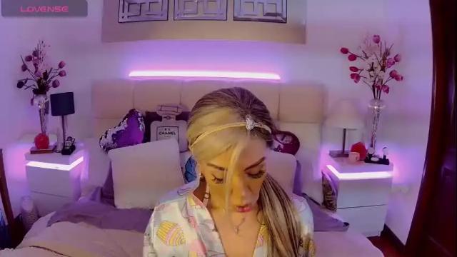 Image 11 of evelynagrey Stream on Chaturbate on 18 days ago