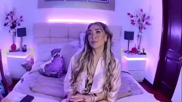 Image 6 of evelynagrey Stream on Chaturbate on 13 days ago