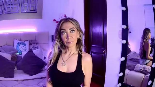 Image 11 of evelynagrey Stream on Chaturbate on 12 days ago