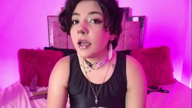 Image 2 of evelynaradia Stream on Chaturbate on 28 days ago
