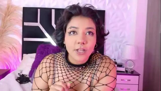 Image 4 of evelynaradia Stream on Chaturbate on 1 month ago