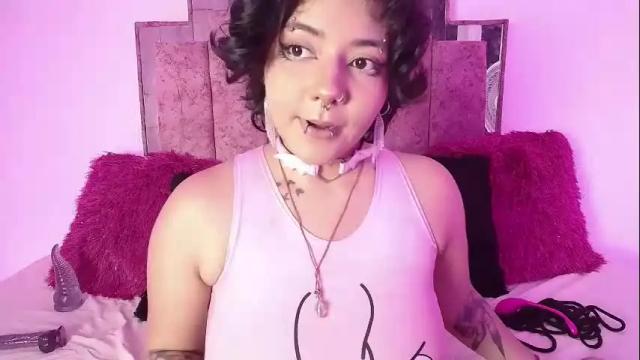 Image 4 of evelynaradia Stream on Chaturbate on 29 days ago